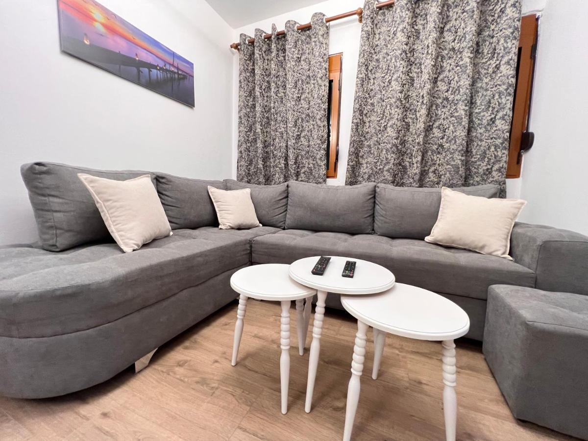 Arteg Apartments دراس المظهر الخارجي الصورة